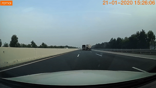 Video: Phẫn nộ xe bồn chạy ẩu "cà khịa" suýt gây tai nạn cho ô tô tải