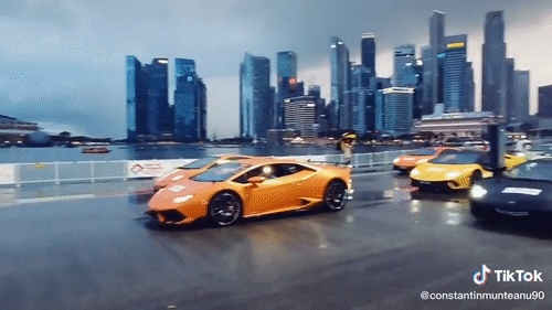 Video: Dàn siêu xe Lamborghini khoe dáng cực chất trên đường phố