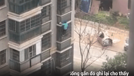 Video: Cụ bà trèo từ tầng 8 xuống đất bỏ trốn vì bị cách ly trong nhà
