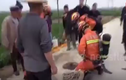 Video: Hồi hộp xem giải cứu bé trai 3 tuổi rơi xuống hố sâu