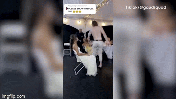 Video: Chú rể thoát y tung cước đạp thẳng mặt cô dâu