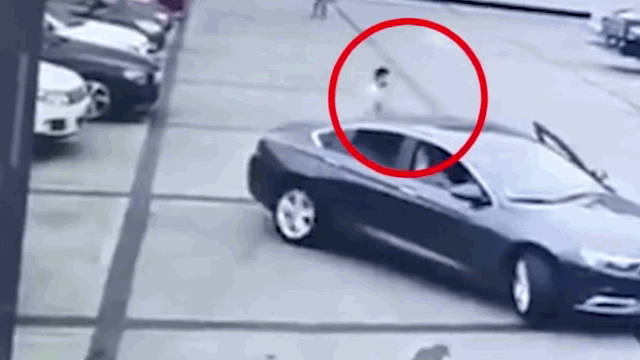 Video: Vợ đạp nhầm chân ga, đâm chồng tử vong trong lúc học lái xe