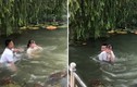 Nhóm nam sinh ném bạn nữ xuống hồ nước gây phẫn nộ