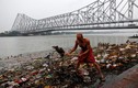 Dòng sông "nuôi" 400 triệu người Ấn Độ bị bức tử vì ô nhiễm