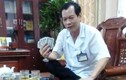 Cảnh cáo giám đốc bệnh viện huyện đánh bài ăn tiền