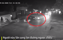 Video: Phóng xe tốc độ cao đâm thẳng vào đầu ôtô và cái kết bất ngờ