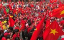 "Chảo lửa" phố đi bộ Nguyễn Huệ rực cháy khi U23 đá trận chung kết