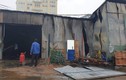 Cháy nhà xưởng chứa giường y tế, người dân tháo chạy thục mạng