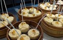 Thích thú món bánh bao nước nhân sốt Thượng Hải ăn bằng ống hút