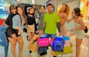 Người đàn ông Brazil hé lộ cách “chiều chuộng” 8 cô vợ trẻ