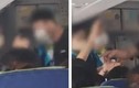 Người đàn ông chửi bới khách nữ để con khóc trên máy bay