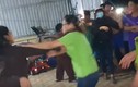 Người phụ nữ mặc công an can ngăn vẫn lao vào đánh sư thầy Tịnh thất Bồng Lai