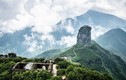 Ngôi chùa kỳ bí trên ngọn núi cao 2.000m quanh năm mây phủ