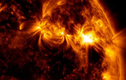 Nóng: Trái đất bị bắn phá bởi “tia lửa cuồng nộ” từ Mặt Trời