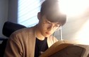 'Hot boy ngồi học' Hàn Quốc gây bất ngờ khi khoe thân hình cơ bắp
