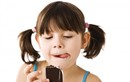 Lưu ý cần biết khi cho trẻ ăn socola