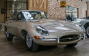 Ngắm chiếc Jaguar E-Type đời 1963 "hồi sinh" sau 2.500 giờ