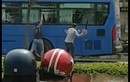 Công an triệu tập thanh niên đập phá xe buýt ở Sài Gòn lên làm việc