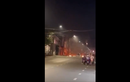 Video: Hai nhóm hỗn chiến như phim ở TP Biên Hoà, tiếng nổ như súng