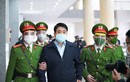 Xe đặc chủng đưa cựu Chủ tịch Nguyễn Đức Chung đến tòa