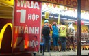 Chiêu trò bán bánh trung thu "đại hạ giá" ở Sài Gòn