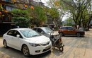 Hà Nội giành lại vỉa hè: Xế hộp vào sân chung cư đỗ kín