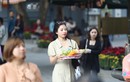 Lễ tình nhân: 'Đông nghẹt' gái ế nô nức tới chùa Hà cầu duyên