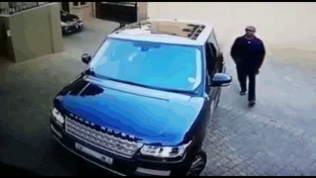 Video: Mang súng đi cướp ô tô, 2 tên côn đồ bất ngờ bỏ chạy