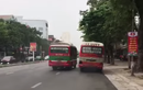 Sau va chạm, 2 xe buýt rượt đuổi, chèn ép nhau trên đường phố Nghệ An
