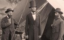 Tổng thống Mỹ Abraham Lincoln đội mũ chóp siêu cao, lý do thật bất ngờ