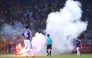 CĐV Nam Định bắn pháo sáng trúng fan nữ, Hà Nội FC bị phạt 85 triệu
