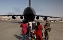 Khủng bố IS đang cố bắn hạ máy bay sơ tán khỏi Kabul