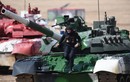 Ngỡ ngàng vẻ đẹp kíp lái xe tăng nữ của Nga tại Tank Biathlon
