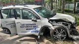 Khách hàng lái thử Subaru Forester đâm thẳng vào gốc cây