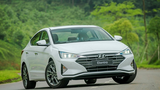 Hyundai Elantra giảm tới 60 triệu đồng, "xả hàng" đón bản mới?