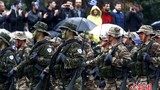 Quân đội Hy Lạp duyệt binh hoành tráng trong mưa