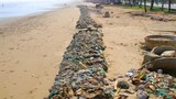 "Bẫy" đá, lưới thép B40 dài hàng trăm mét trên bãi biển Sầm Sơn