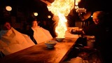 Món mì cháy đùng đùng siêu lạ ở Nhật Bản