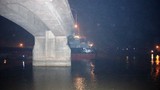 Tàu thủy đâm vỡ cầu Hải Dương: Thông xe máy, phà vẫn quá tải