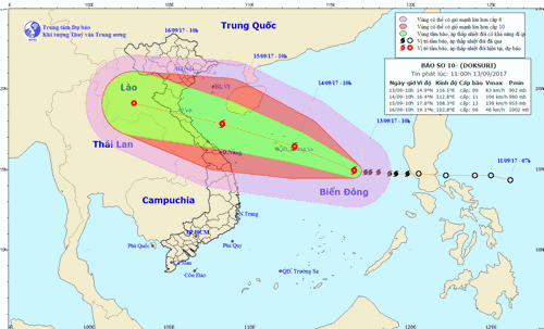 Ứng phó bão số 10: Các tỉnh miền Trung cấm biển, sơ tán dân