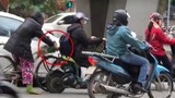 CA Hà Nội điều tra thông tin “nữ quái” cưỡi xe đạp móc túi người đi đường