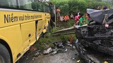 Ô tô đâm xe khách kinh hoàng trên cao tốc Nội Bài - Lào Cai 