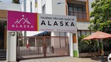 Trường Alaska dỡ bỏ biển hiệu có mác “quốc tế”: Học phí chát không kém trường Gateway?