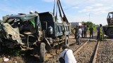 Phú Yên: Tàu hỏa đâm nát cabin ô tô tải 