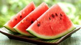 4 sai lầm khi ăn dưa hấu ngày hè, vừa mất chất lại hại sức khỏe