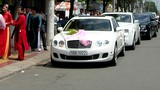 Thiếu gia khoe giàu bằng siêu xe khi cưới sao showbiz Việt