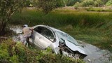 Tai nạn xe hơi kinh hoàng, cả gia đình bác sĩ tử nạn