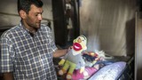 Cha của em bé Syria ngậm ngùi thăm lại phòng con