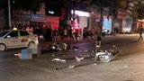 Video: Hai xe máy đối đầu trong đêm, 3 người thương vong