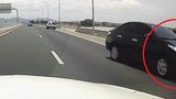 Video: Ô tô con đi ngược chiều kiểu 'giết người' trên cao tốc Hải Phòng - Quảng Ninh